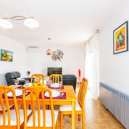 Family House With 2 Apartments - Irma 梅杜林 外观 照片