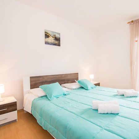 Family House With 2 Apartments - Irma 梅杜林 外观 照片