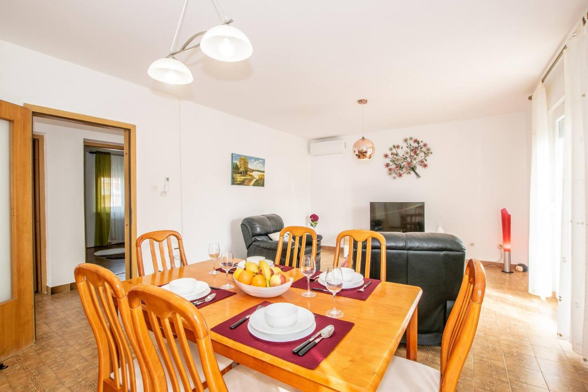 Family House With 2 Apartments - Irma 梅杜林 外观 照片