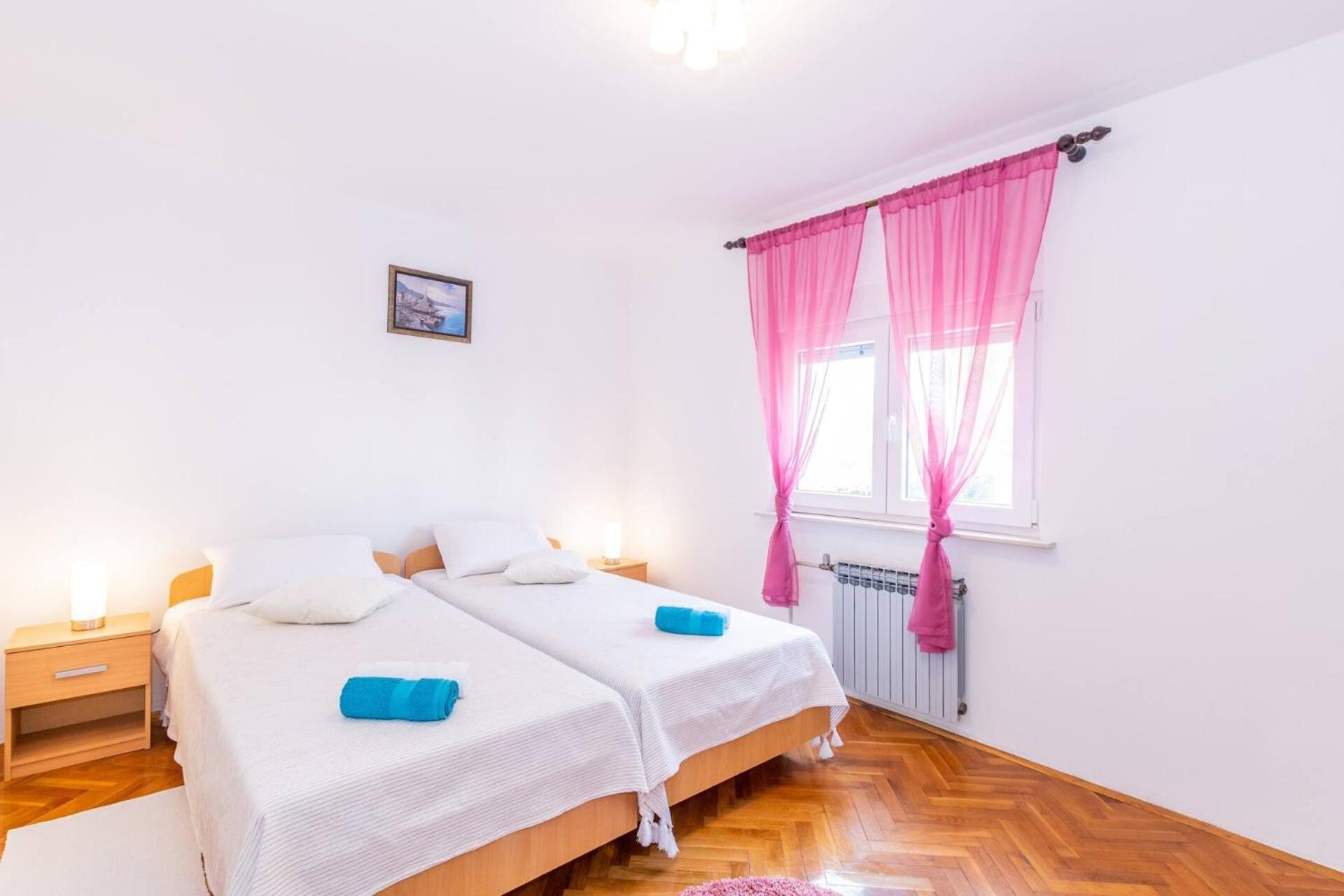 Family House With 2 Apartments - Irma 梅杜林 外观 照片