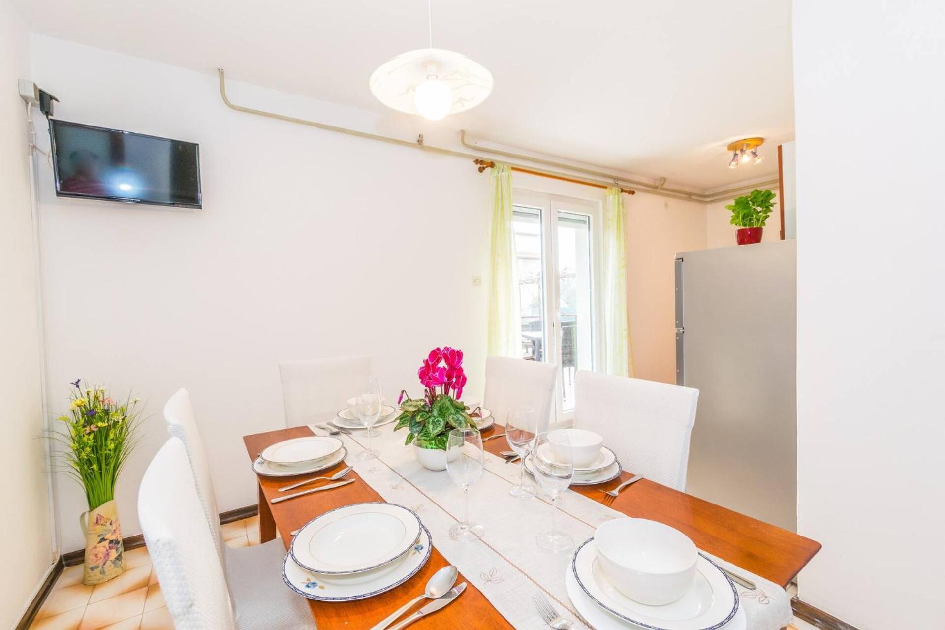 Family House With 2 Apartments - Irma 梅杜林 外观 照片