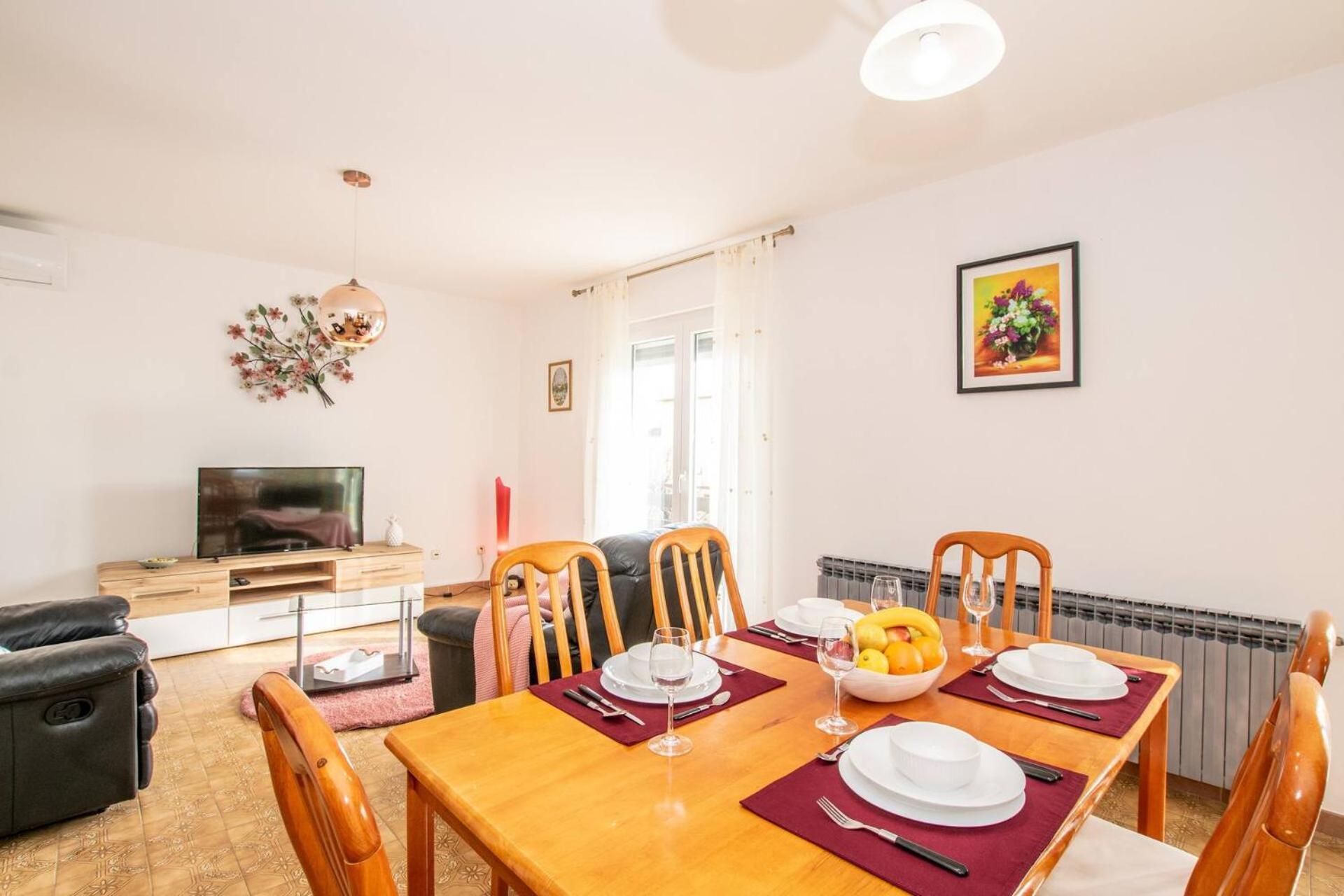 Family House With 2 Apartments - Irma 梅杜林 外观 照片