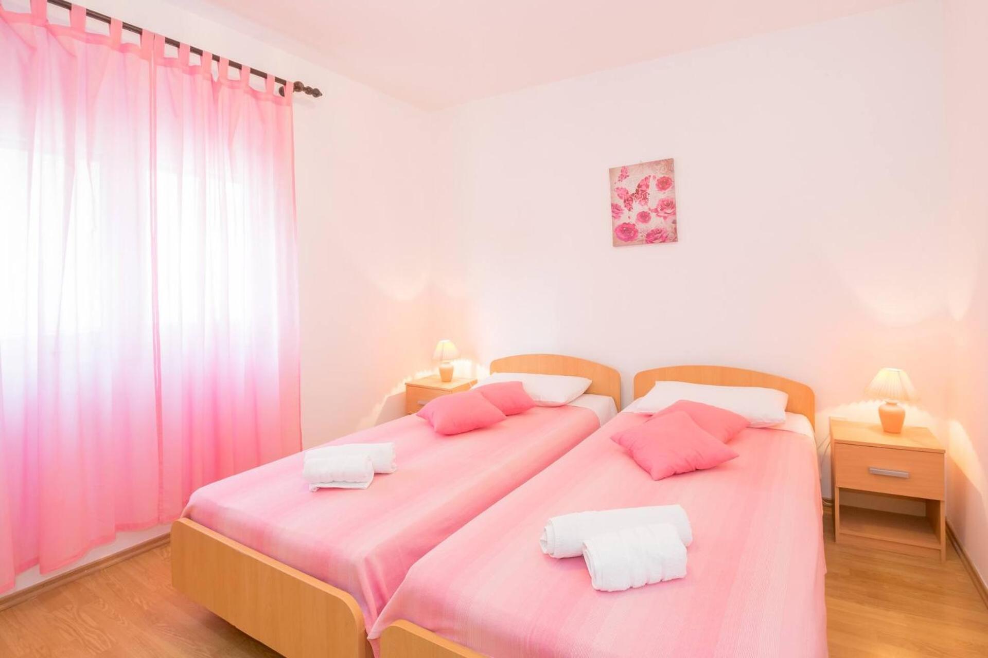 Family House With 2 Apartments - Irma 梅杜林 外观 照片