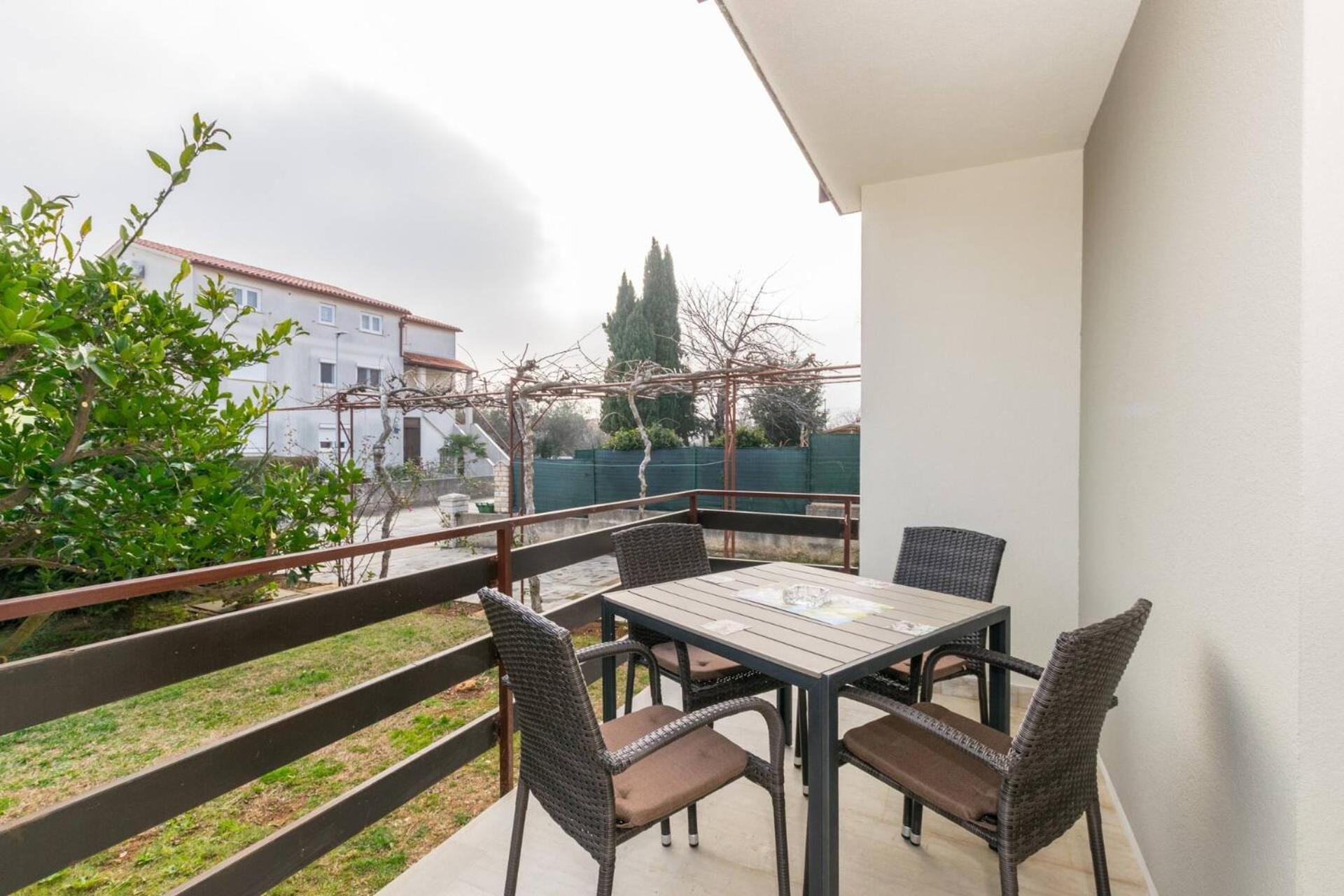 Family House With 2 Apartments - Irma 梅杜林 外观 照片